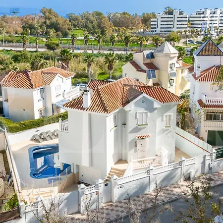 Full House With Pool, Bbq And Garden By Rems * Τορρεμολίνος