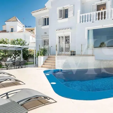 Дом отдыха Full House With Pool, Bbq And Garden By Rems